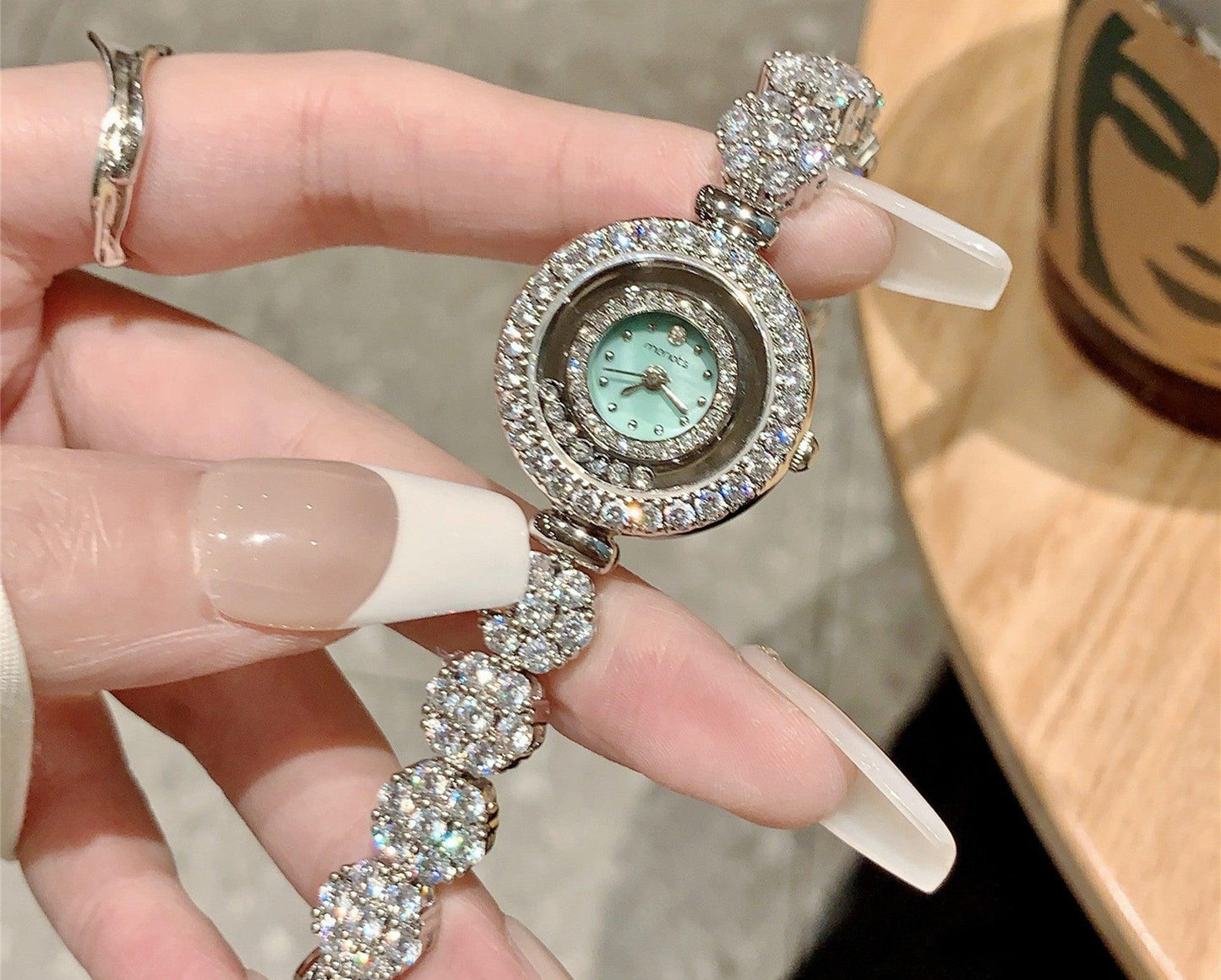Mermaid Women's Watch Niche Fritillary Face Bracelet - Aaryan Malik اريان مالك