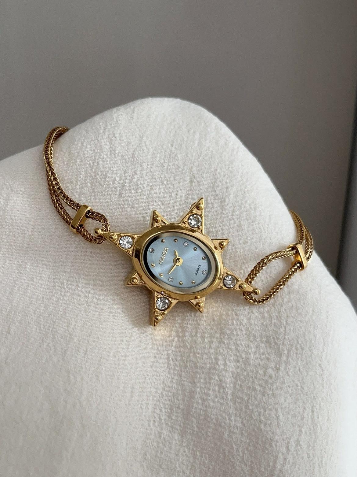 Octagonal Star Retro Art Watch - Aaryan Malik اريان مالك