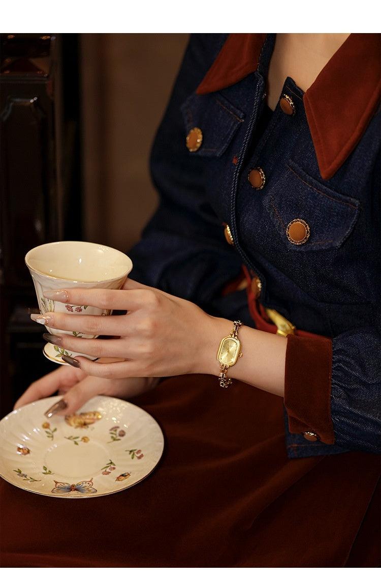 Medieval Small Retro Small Golden Watch Oval Light Luxury Artistic Fashion Quartz - Aaryan Malik اريان مالك