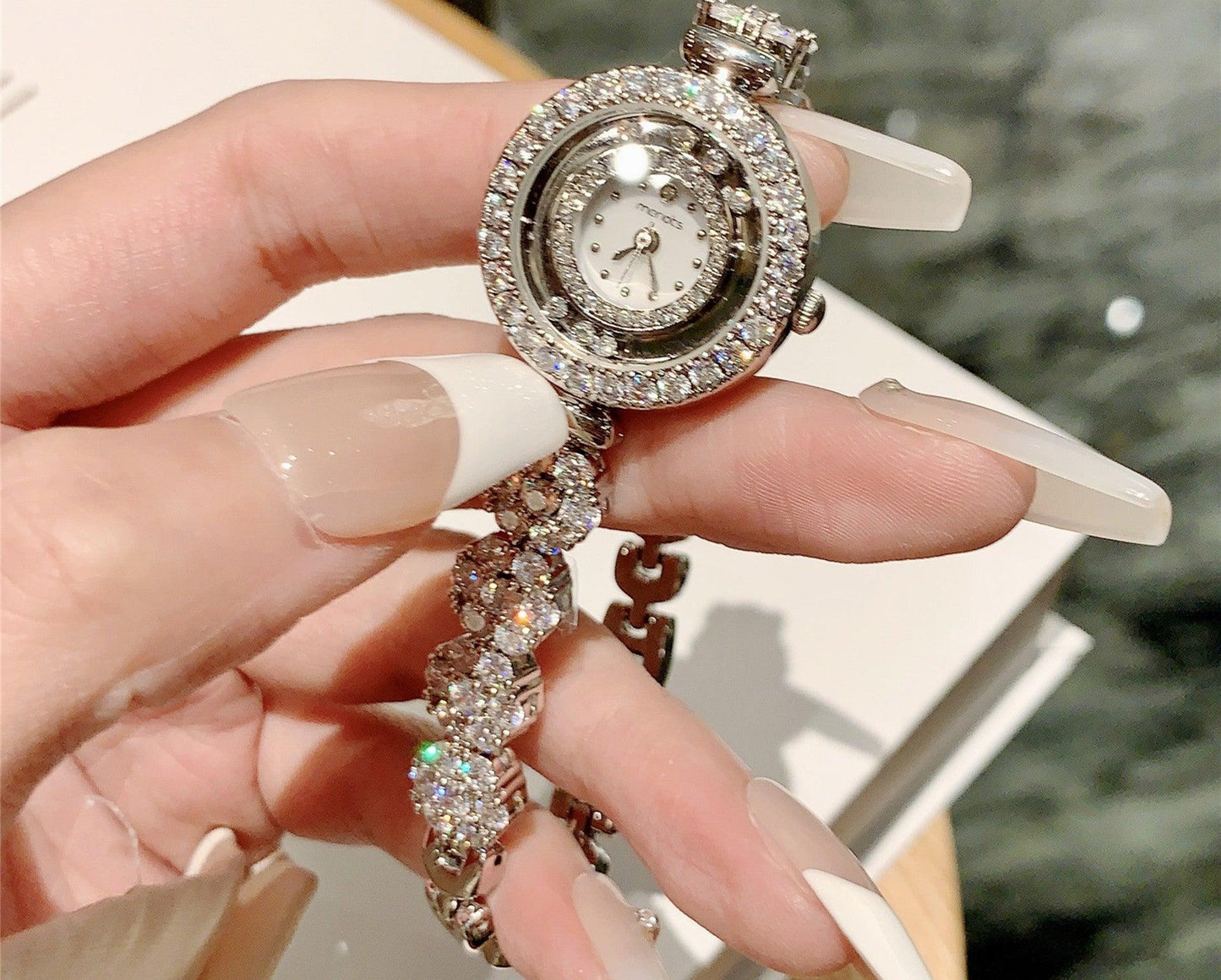Mermaid Women's Watch Niche Fritillary Face Bracelet - Aaryan Malik اريان مالك