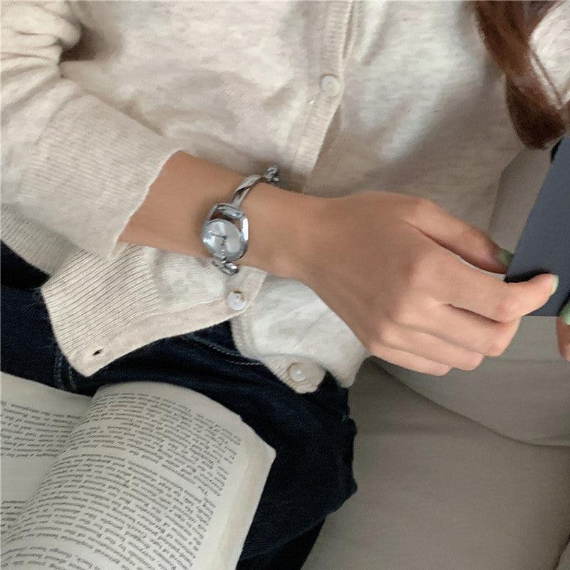 Niche Retro Artistic Dial Steel Strap Bracelet Watch For Women - Aaryan Malik اريان مالك