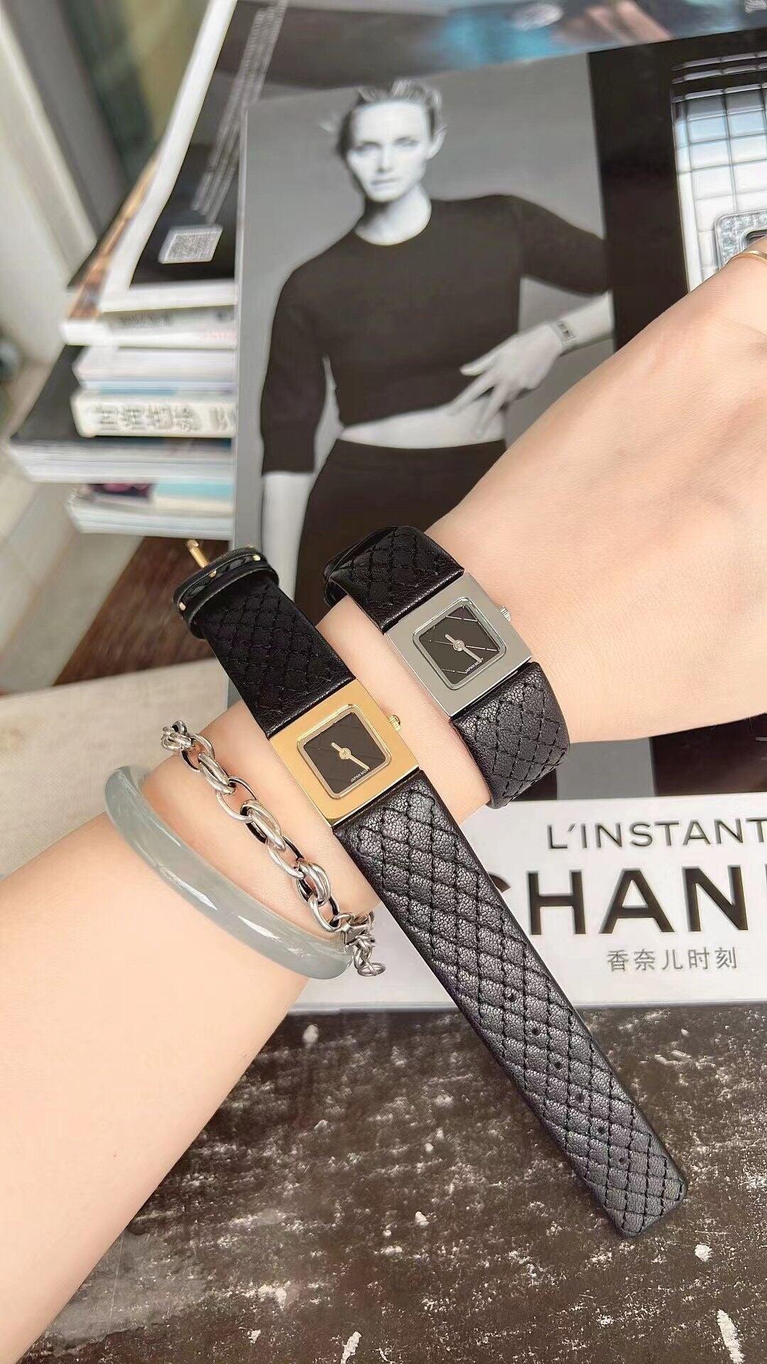Square Retro Design Fashion Women's Leather Watch - Aaryan Malik اريان مالك