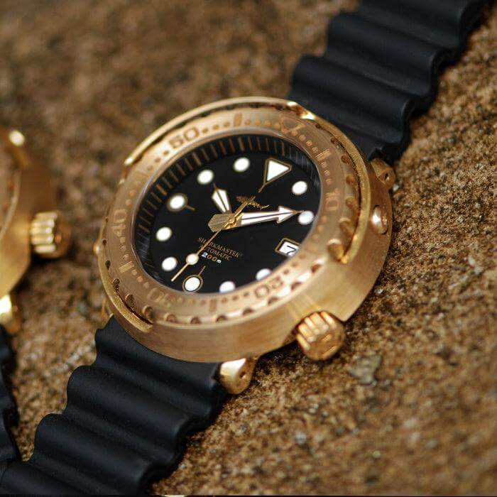 Retro diving watch men - Aaryan Malik اريان مالك