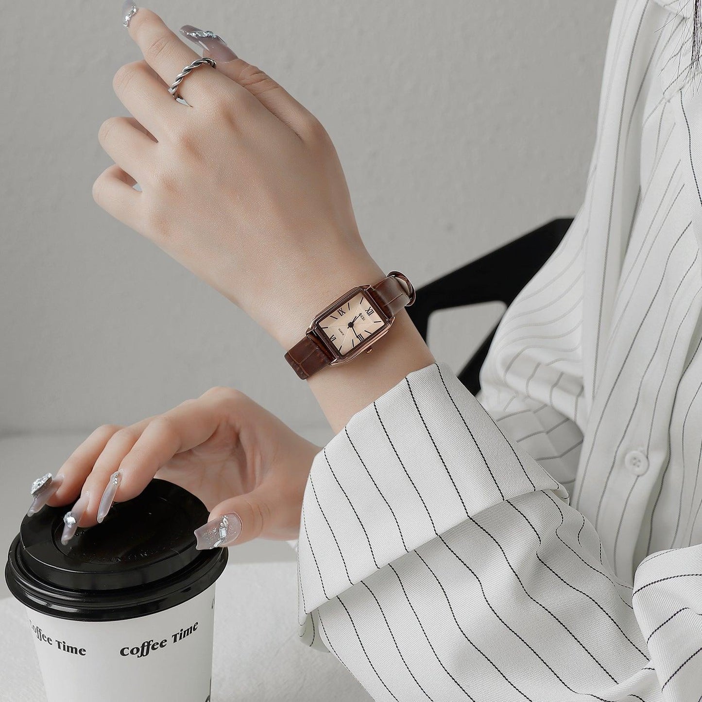 Women's Retro Elegant Waterproof Belt Small Square Watch - Aaryan Malik اريان مالك