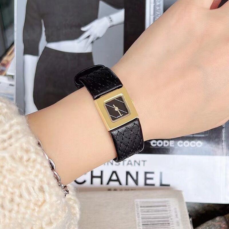 Square Retro Design Fashion Women's Leather Watch - Aaryan Malik اريان مالك