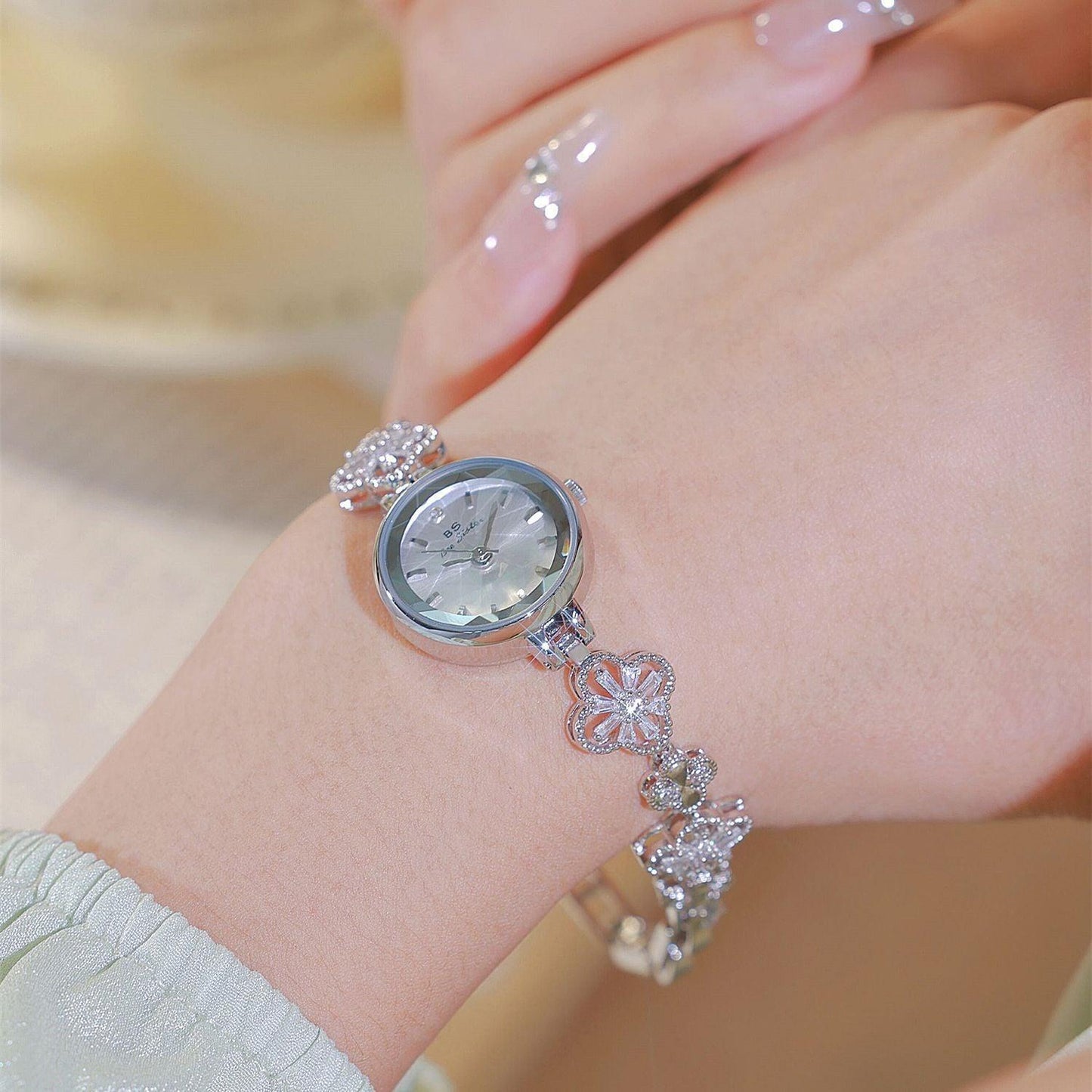 Fashion Personality Lucky Zircon Women's Watch - Aaryan Malik اريان مالك
