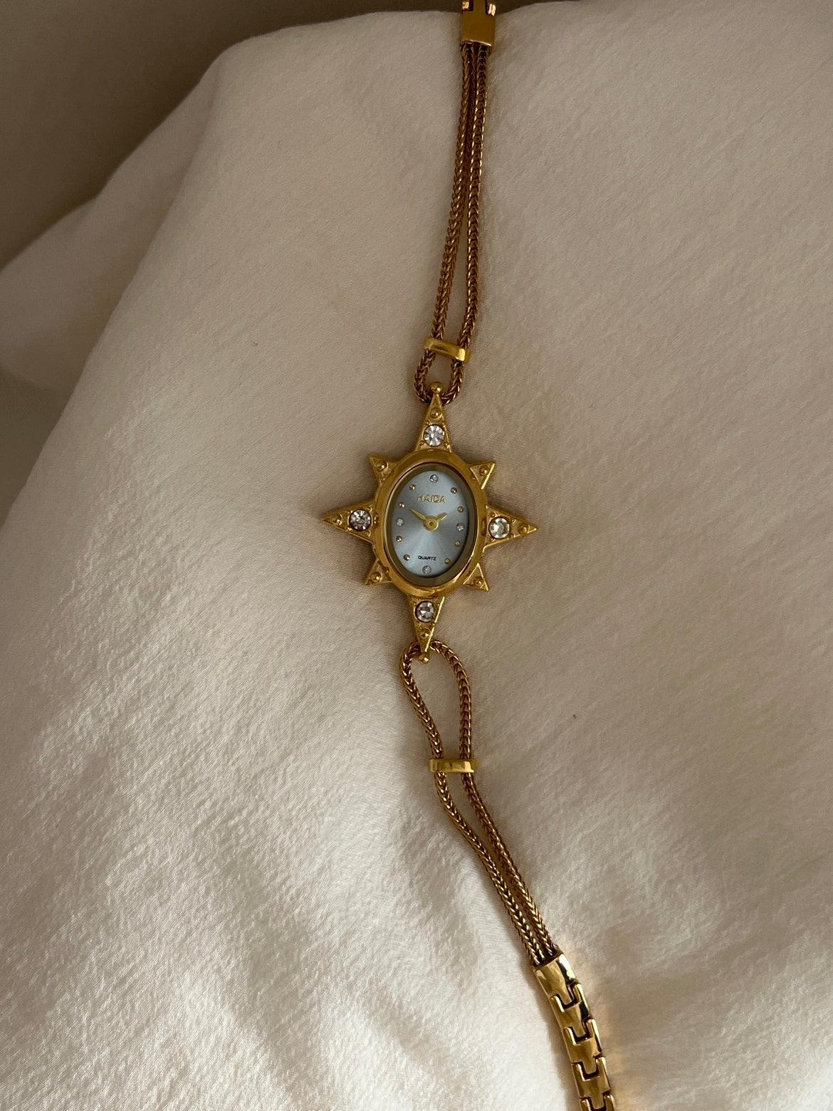 Octagonal Star Retro Art Watch - Aaryan Malik اريان مالك