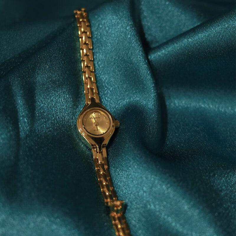 Horse Eye Copper Strips Middle Ancient Watch - Aaryan Malik اريان مالك