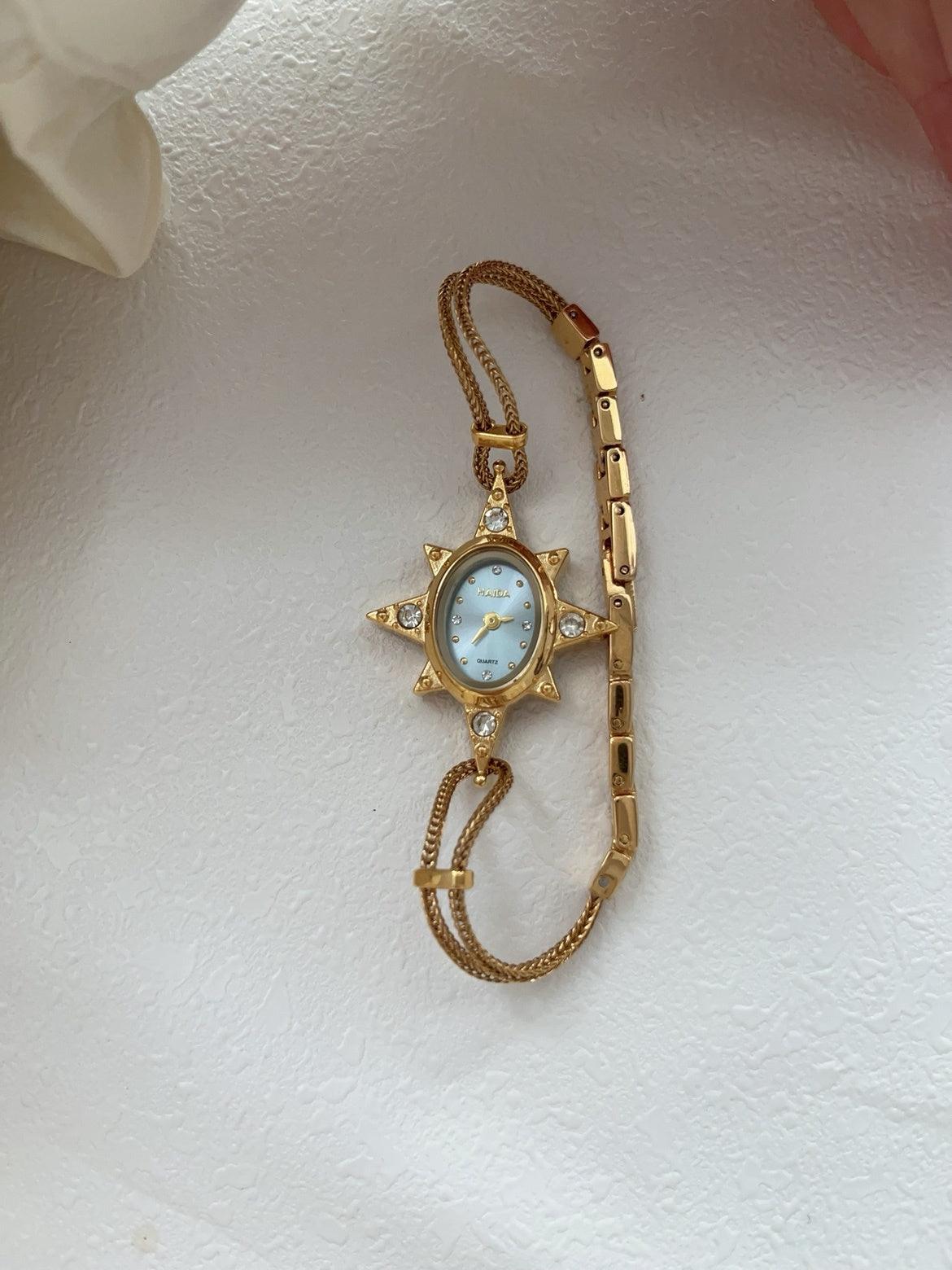 Octagonal Star Retro Art Watch - Aaryan Malik اريان مالك