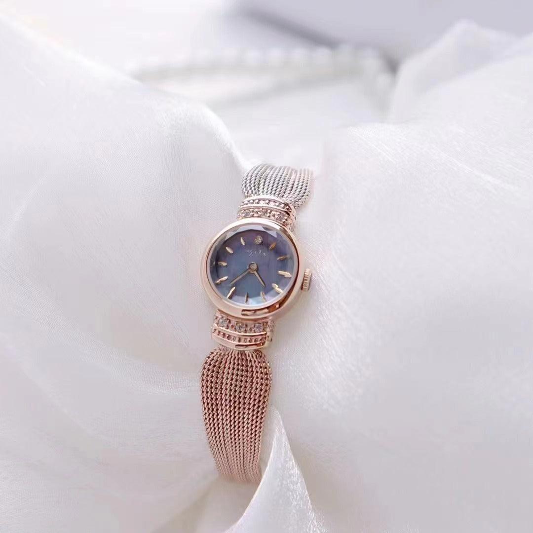 Retro Net Thin Chain Exquisite Quartz Watch - Aaryan Malik اريان مالك