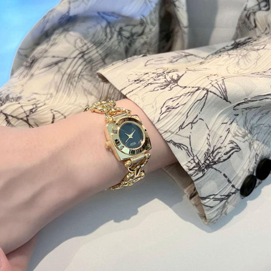 Women's Retro Small Square Bracelet Watch - Aaryan Malik اريان مالك