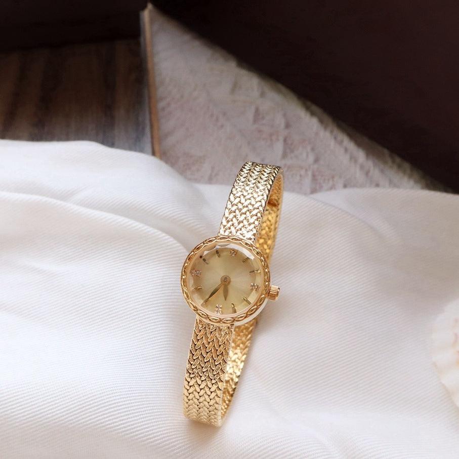 Simple Retro Special Interest Light Luxury Small Gold Women's Watch - Aaryan Malik اريان مالك