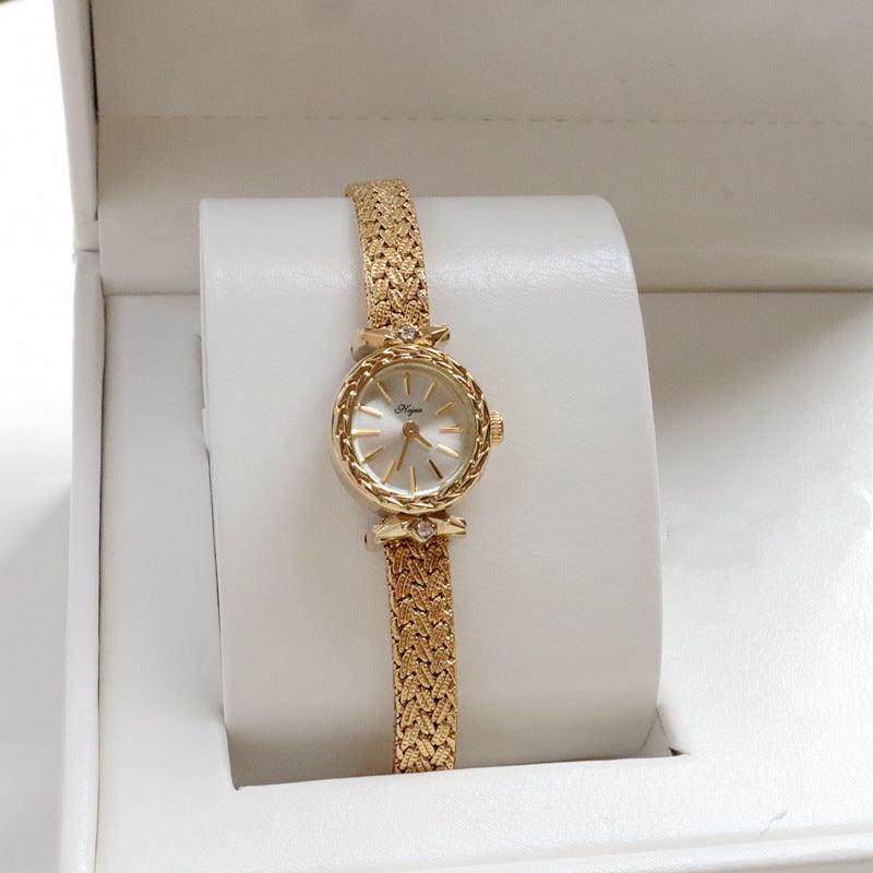 Simple Retro Special Interest Light Luxury Small Gold Women's Watch - Aaryan Malik اريان مالك