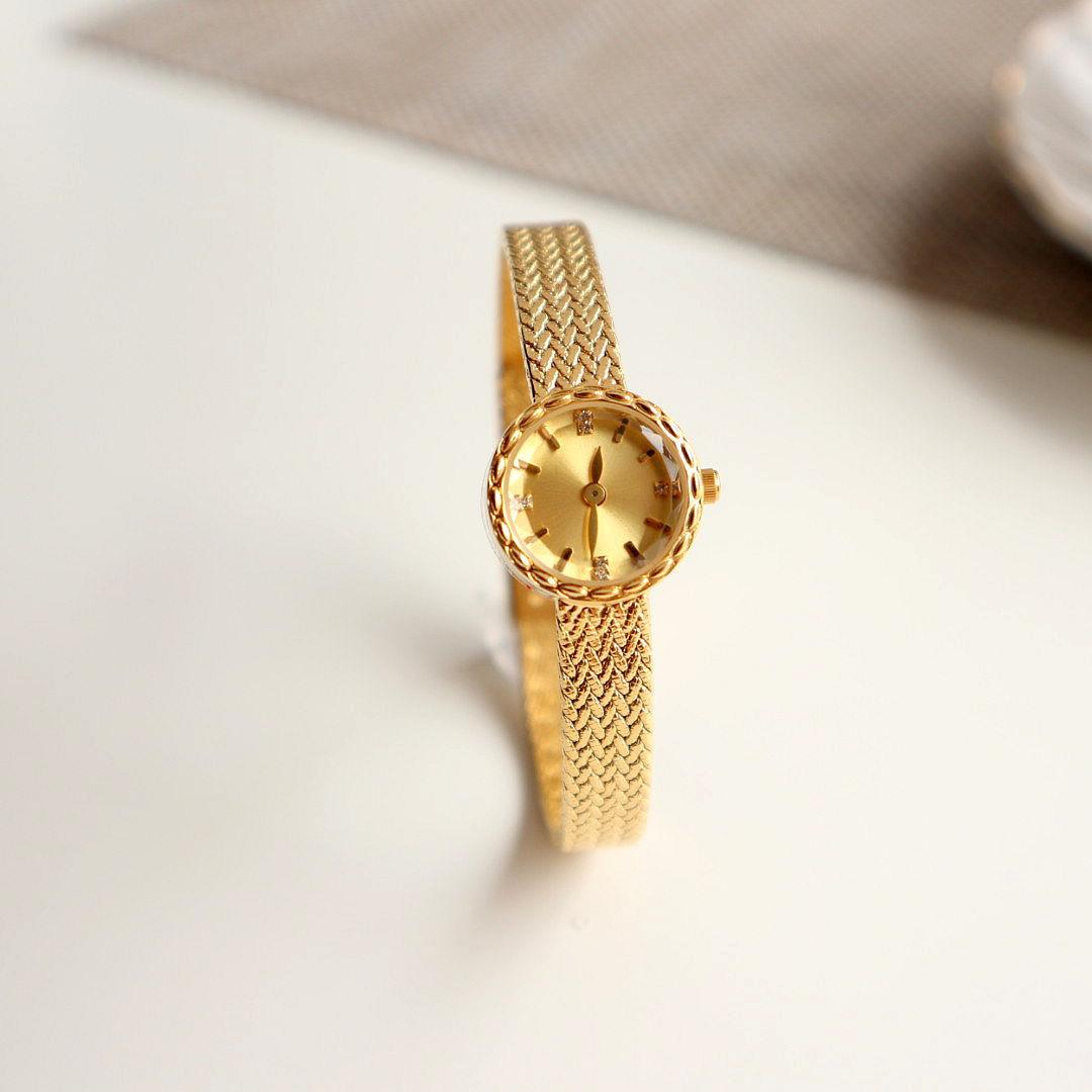 Simple Retro Special Interest Light Luxury Small Gold Women's Watch - Aaryan Malik اريان مالك