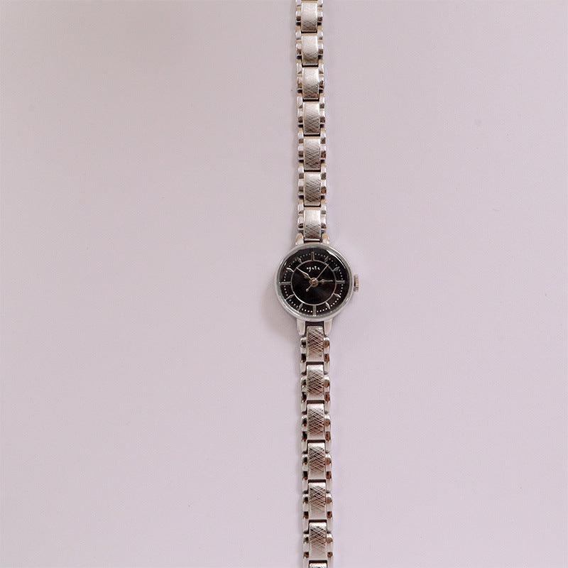 Retro Net Thin Chain Exquisite Quartz Watch - Aaryan Malik اريان مالك