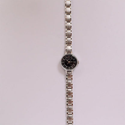 Retro Net Thin Chain Exquisite Quartz Watch - Aaryan Malik اريان مالك